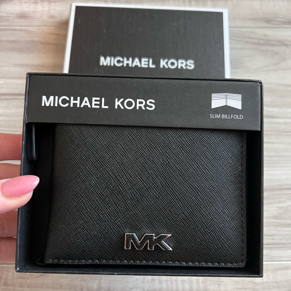 *NWT* Michael Kors Men’s Black Slim Billfold Wallet | NWT $78